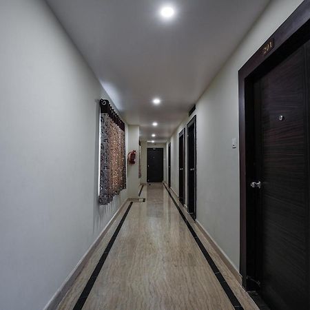 Oyo 16155 Hotel Dcm Grand Vijayawada Luaran gambar