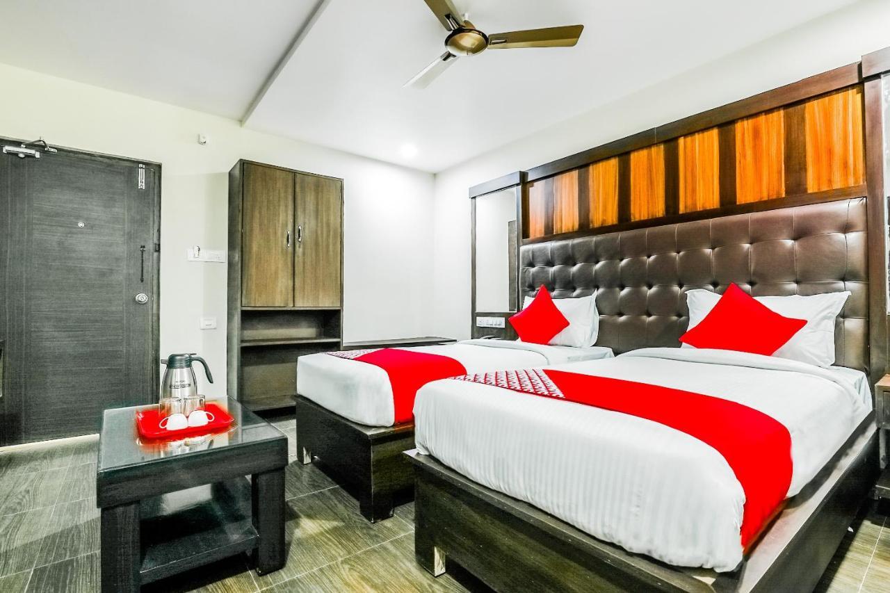Oyo 16155 Hotel Dcm Grand Vijayawada Luaran gambar