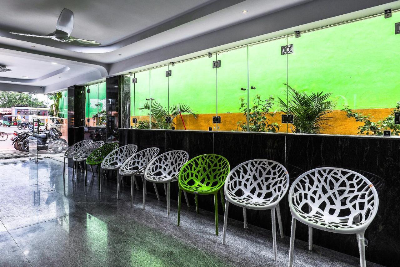 Oyo 16155 Hotel Dcm Grand Vijayawada Luaran gambar