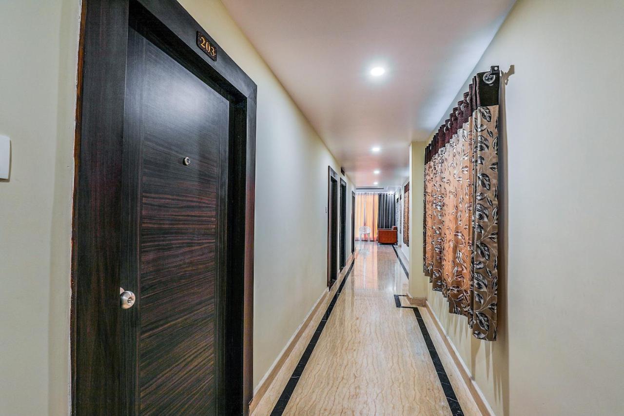 Oyo 16155 Hotel Dcm Grand Vijayawada Luaran gambar